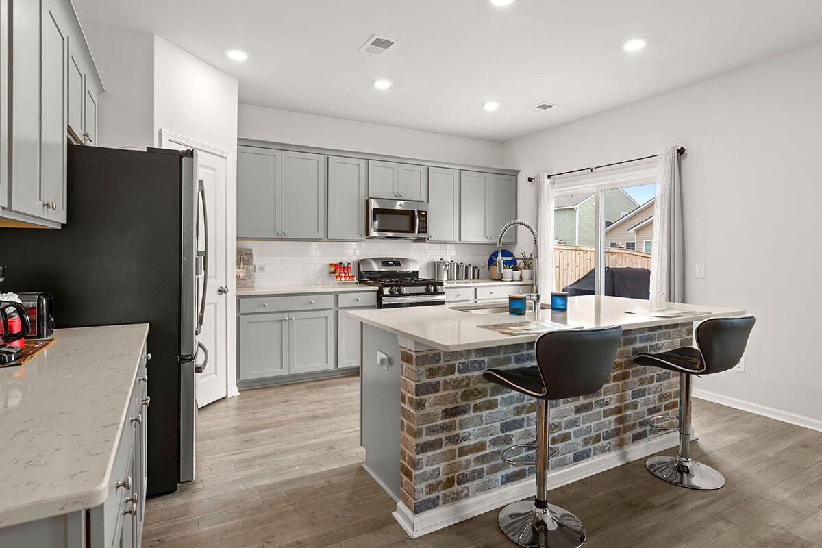 169 Daniels Creek Circle kitchen